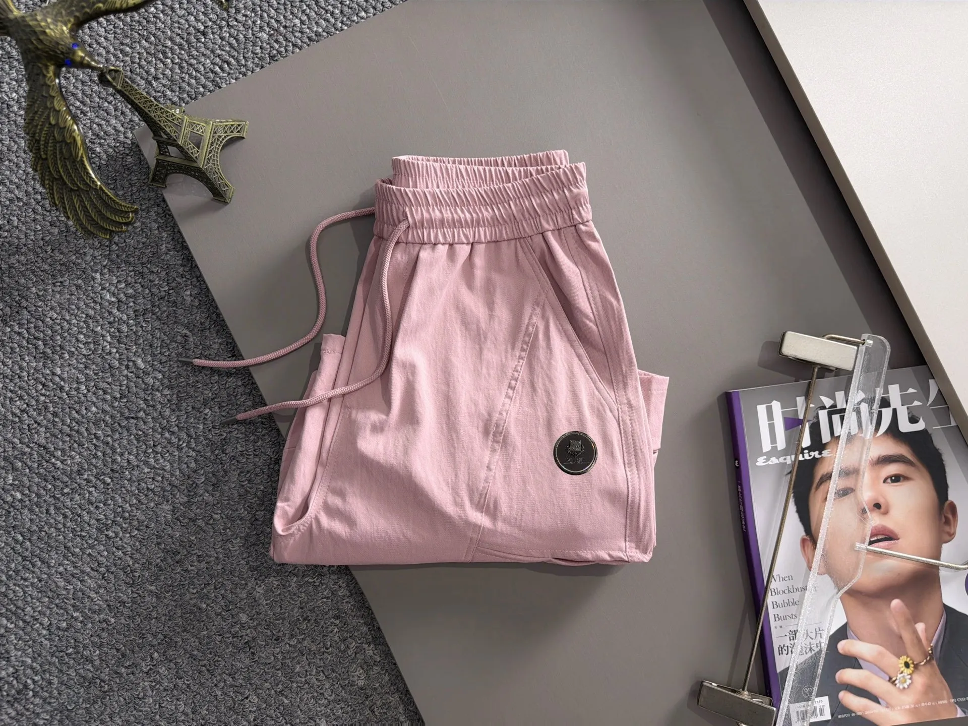 LP 2036 Spring/Summer New Arrival elastic band casual shorts, counter-customized fabric Breathable, high comfort, impeccable details, brand element design concept, reflecting high quality. It feels delicate and soft! It presents a casual cut and the upper body shape is great! Sizes:S-2XL